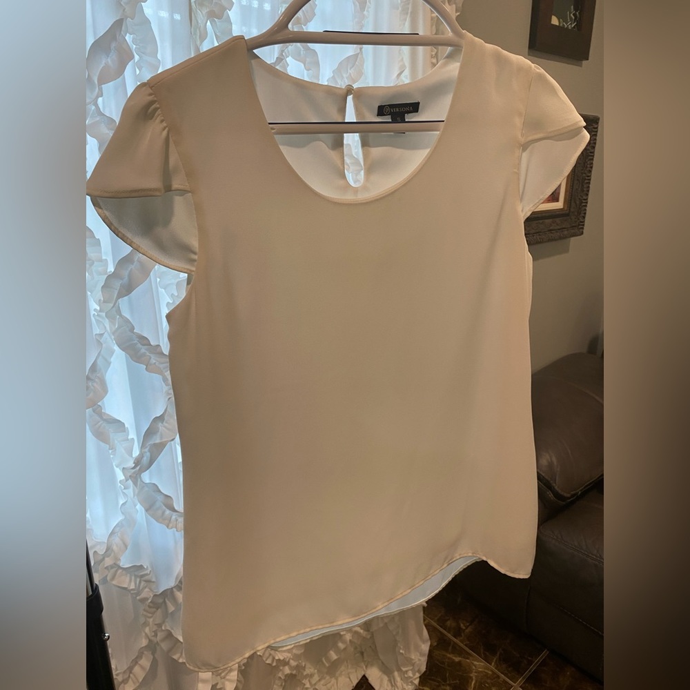 Versona Sleeveless White Top- Size Small